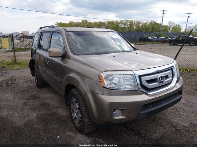 Salvage Honda Pilot Image