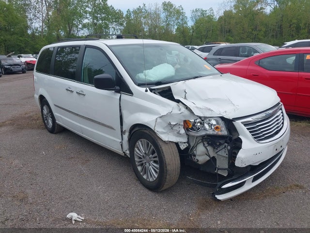 Salvage Chrysler Town & Country Image