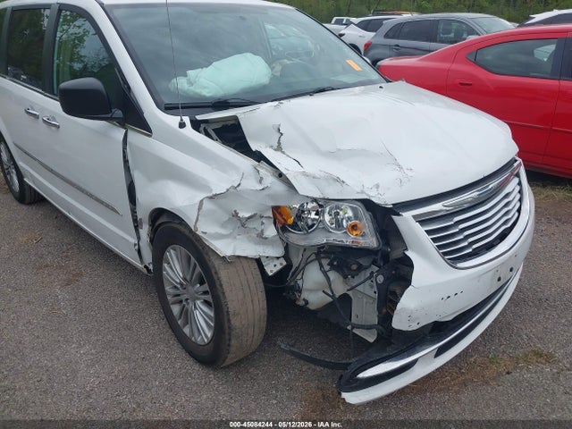Chrysler Town & Country Touring-l Anniversary Edition