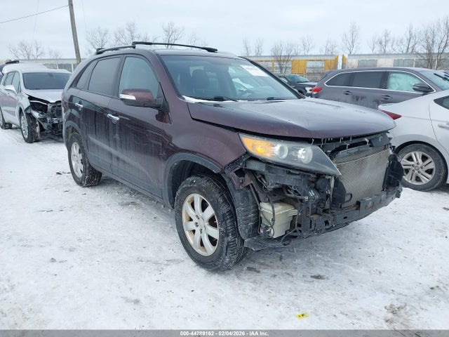 Salvage Kia Sorento Image