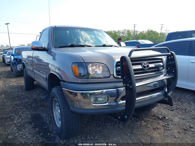 Salvage Toyota Tundra Image