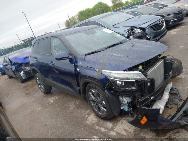 Salvage Kia Seltos Image