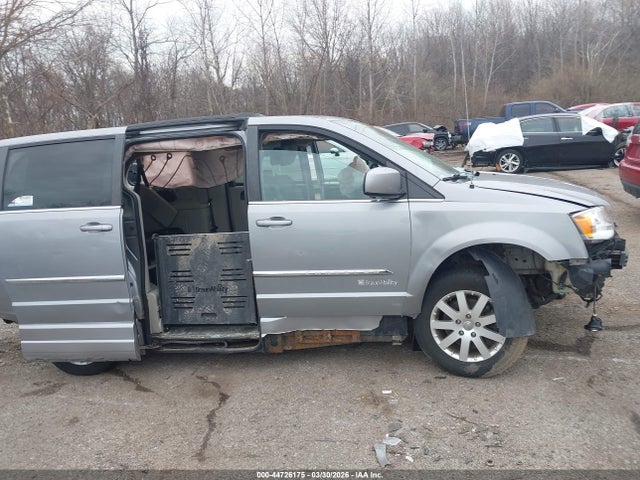 Chrysler Town & Country Touring