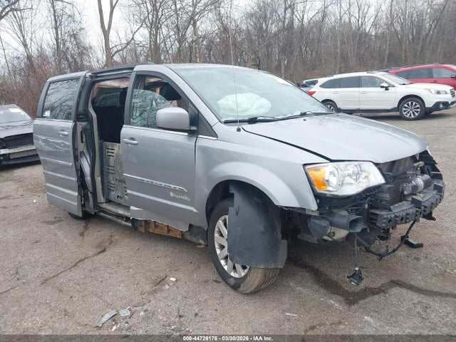 Salvage Chrysler Town & Country Image