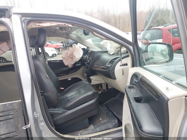 Chrysler Town & Country Touring