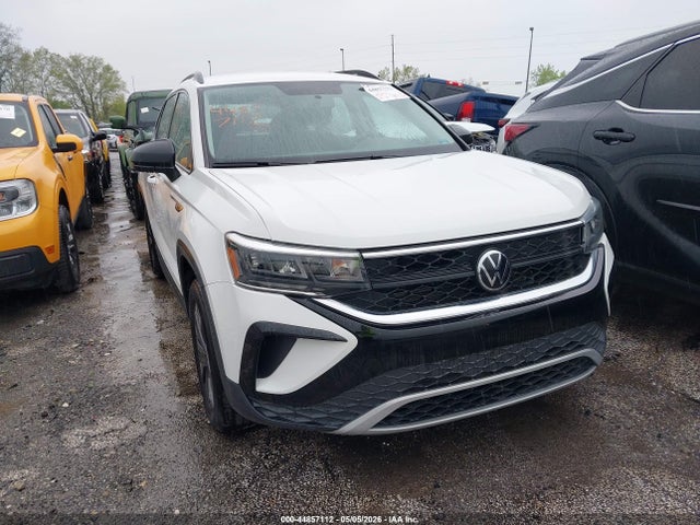 Salvage Volkswagen Taos Image