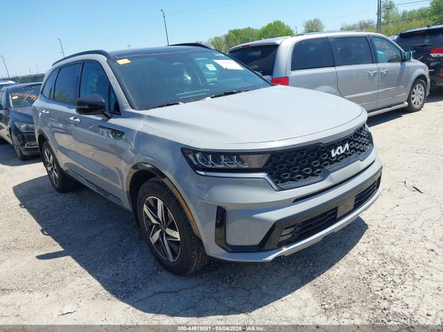 Salvage Kia Sorento Image