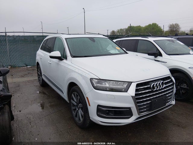 Salvage Audi Q7 Image