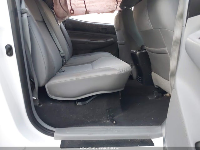 Toyota Tacoma Base V6