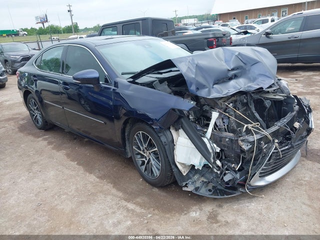 Salvage Lexus Es Image