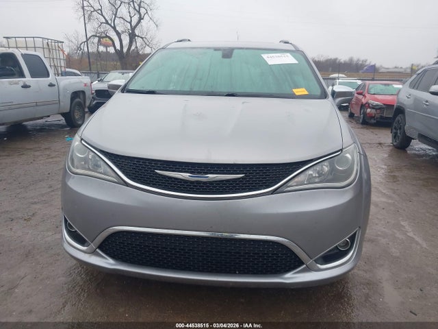 Chrysler Pacifica Limited