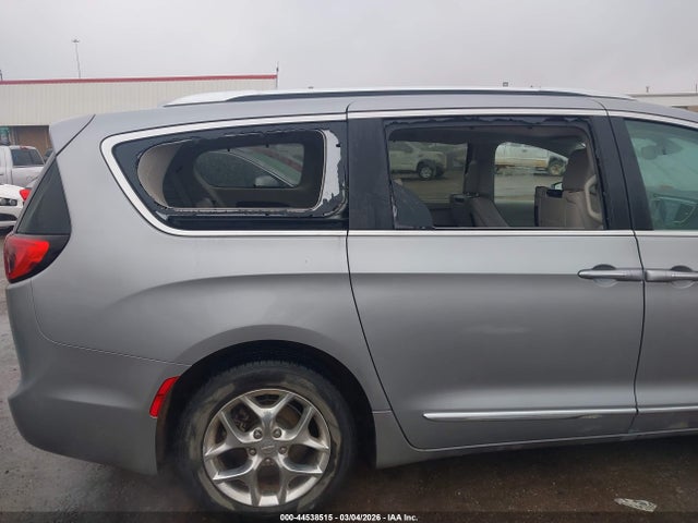 Chrysler Pacifica Limited