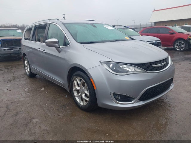 Salvage Chrysler Pacifica Image