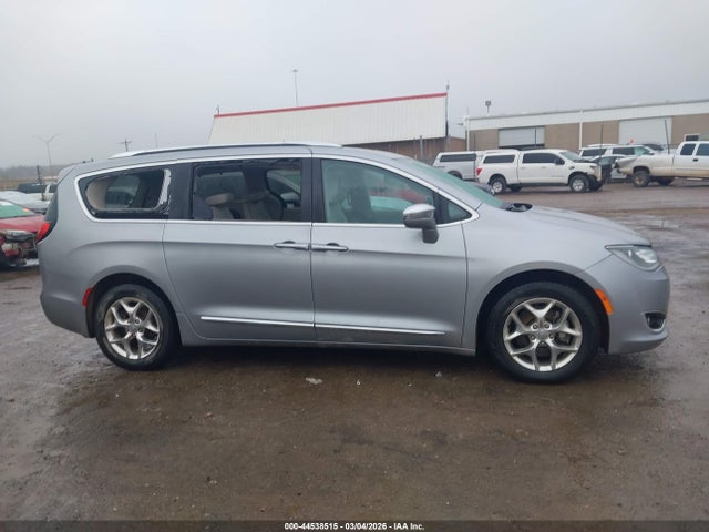 Chrysler Pacifica Limited