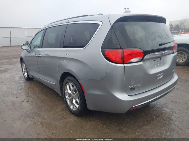 Chrysler Pacifica Limited