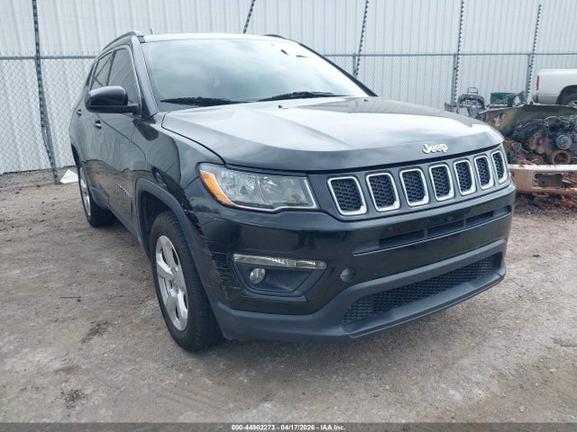 Salvage Jeep Compass Image