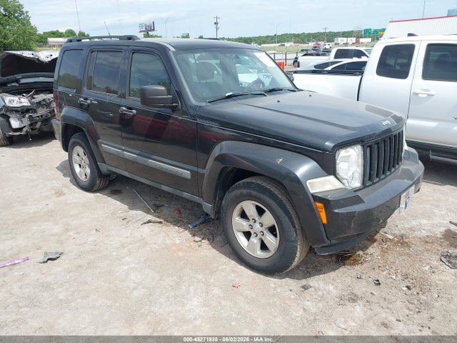 Salvage Jeep Liberty Image