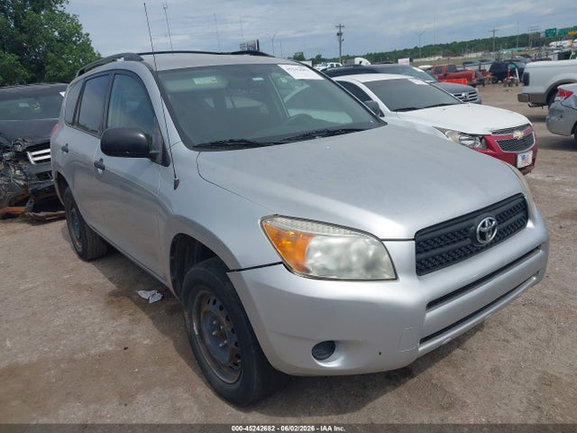 Salvage Toyota RAV4 Image
