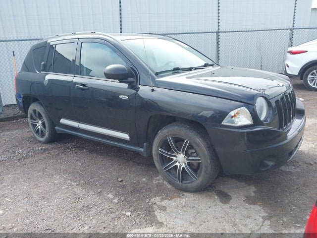Salvage Jeep Compass Image