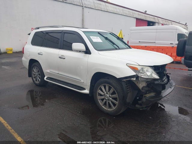 Salvage Lexus LX 570 Image
