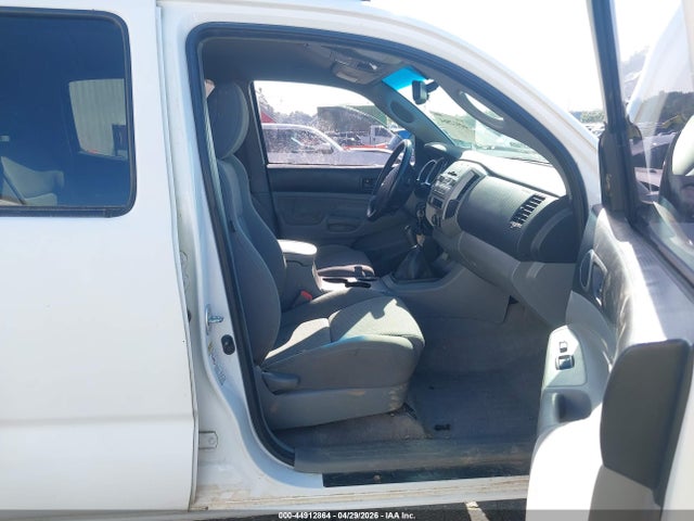 Toyota Tacoma Base V6
