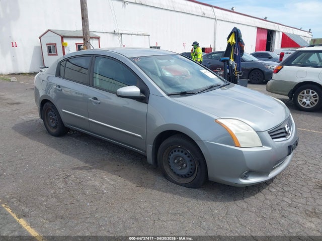 Salvage Nissan Sentra Image