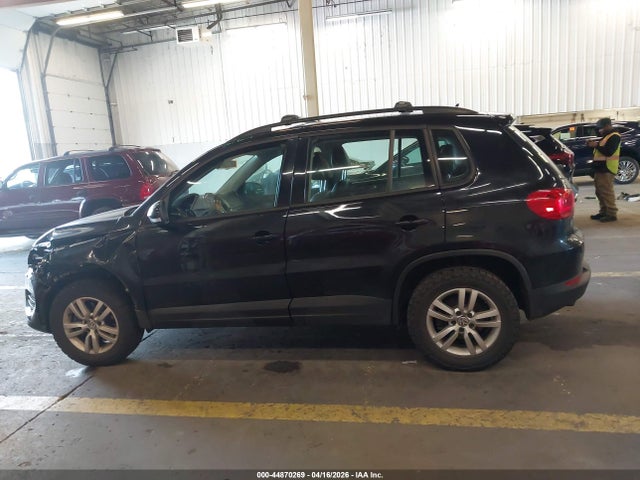 Volkswagen Tiguan S