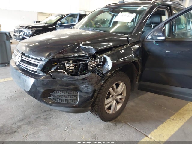 Volkswagen Tiguan S