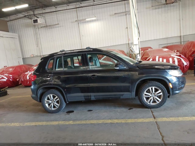 Volkswagen Tiguan S