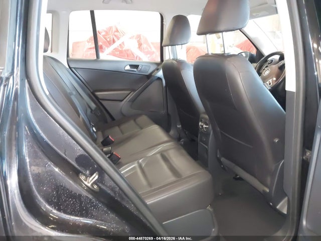 Volkswagen Tiguan S