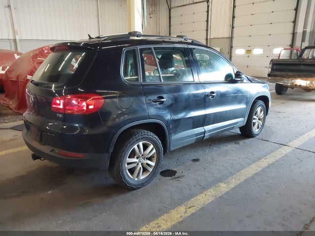 Volkswagen Tiguan S