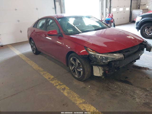 Salvage Hyundai ELANTRA Image