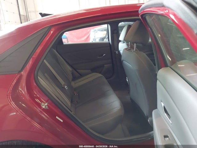 Hyundai ELANTRA Sel