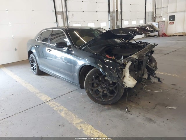 Salvage Chrysler 300 Image