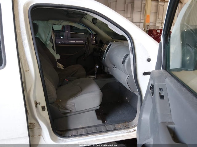 Nissan Frontier Sv