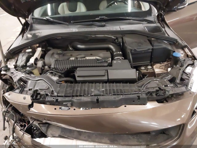 Volvo V60 Cross Country T5