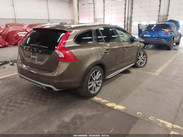 Volvo V60 Cross Country T5