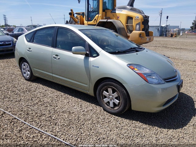 Salvage Toyota Prius Image
