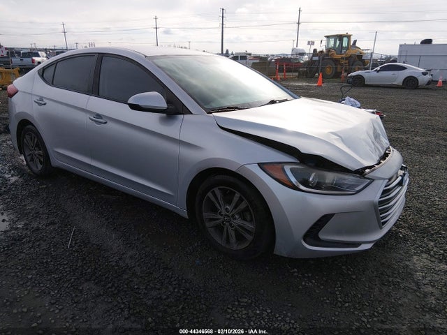 Salvage Hyundai ELANTRA Image