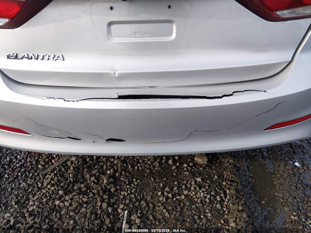 Hyundai ELANTRA Sel