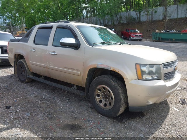 Salvage Chevrolet Avalanche 1500 Image