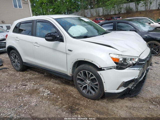 Salvage Mitsubishi Outlander Image