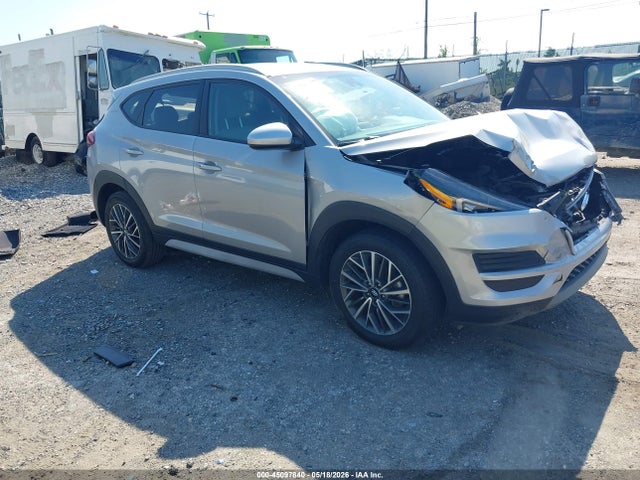 Salvage Hyundai TUCSON Image