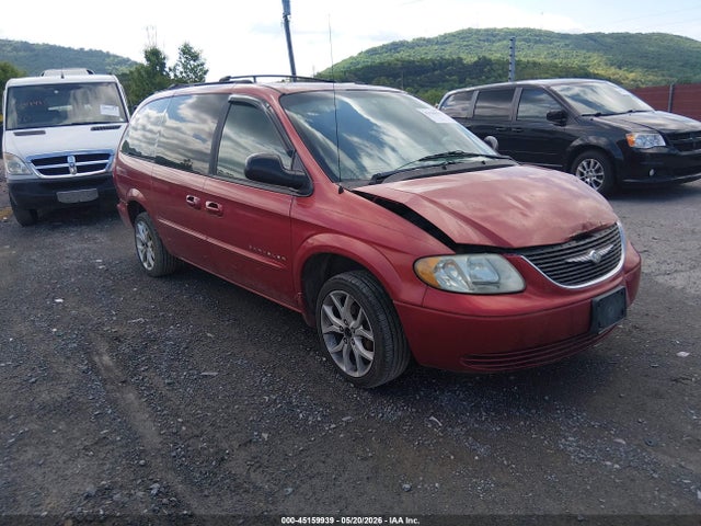 Salvage Chrysler Town & Country Image