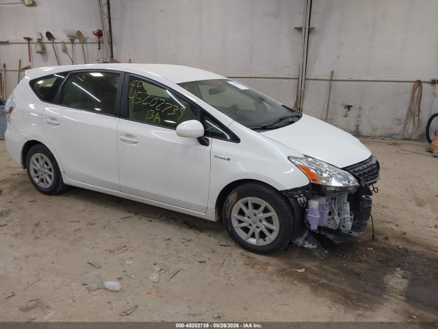 Salvage Toyota Prius v Image