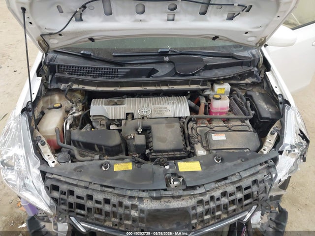 Toyota Prius v Three
