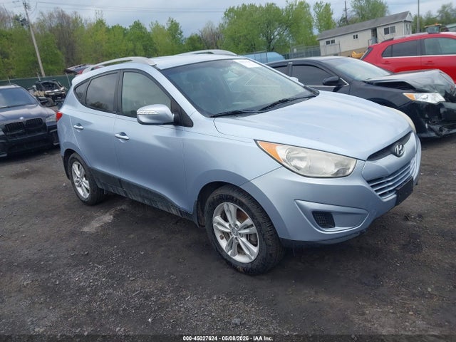 Salvage Hyundai TUCSON Image