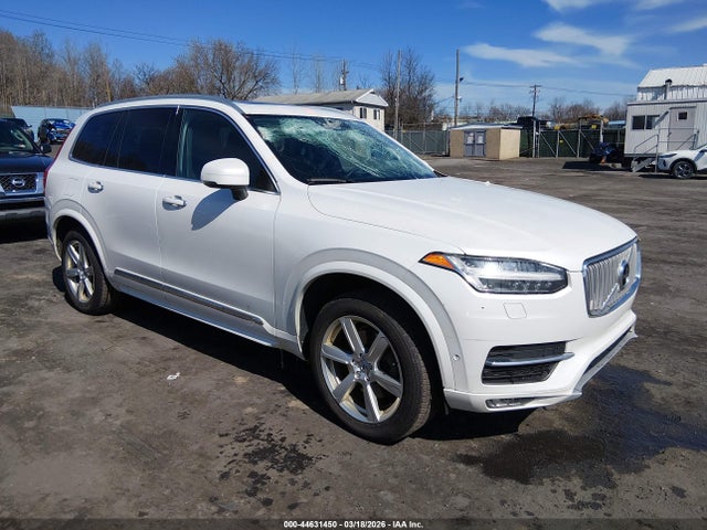 Salvage Volvo XC90 Image