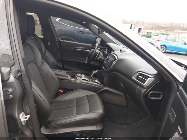 Maserati Ghibli S Q4 Gransport
