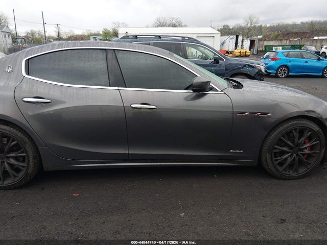 Maserati Ghibli S Q4 Gransport